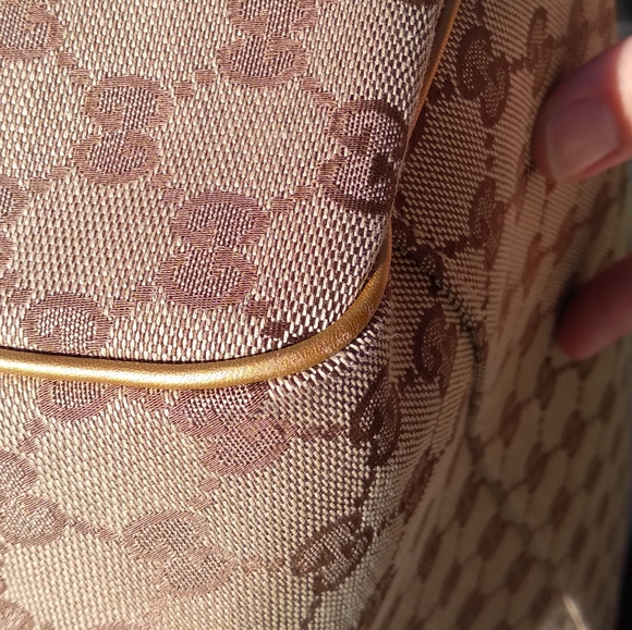 Gucci Large GG Monogram Gold Trim Sukey - Picture 8 of 15